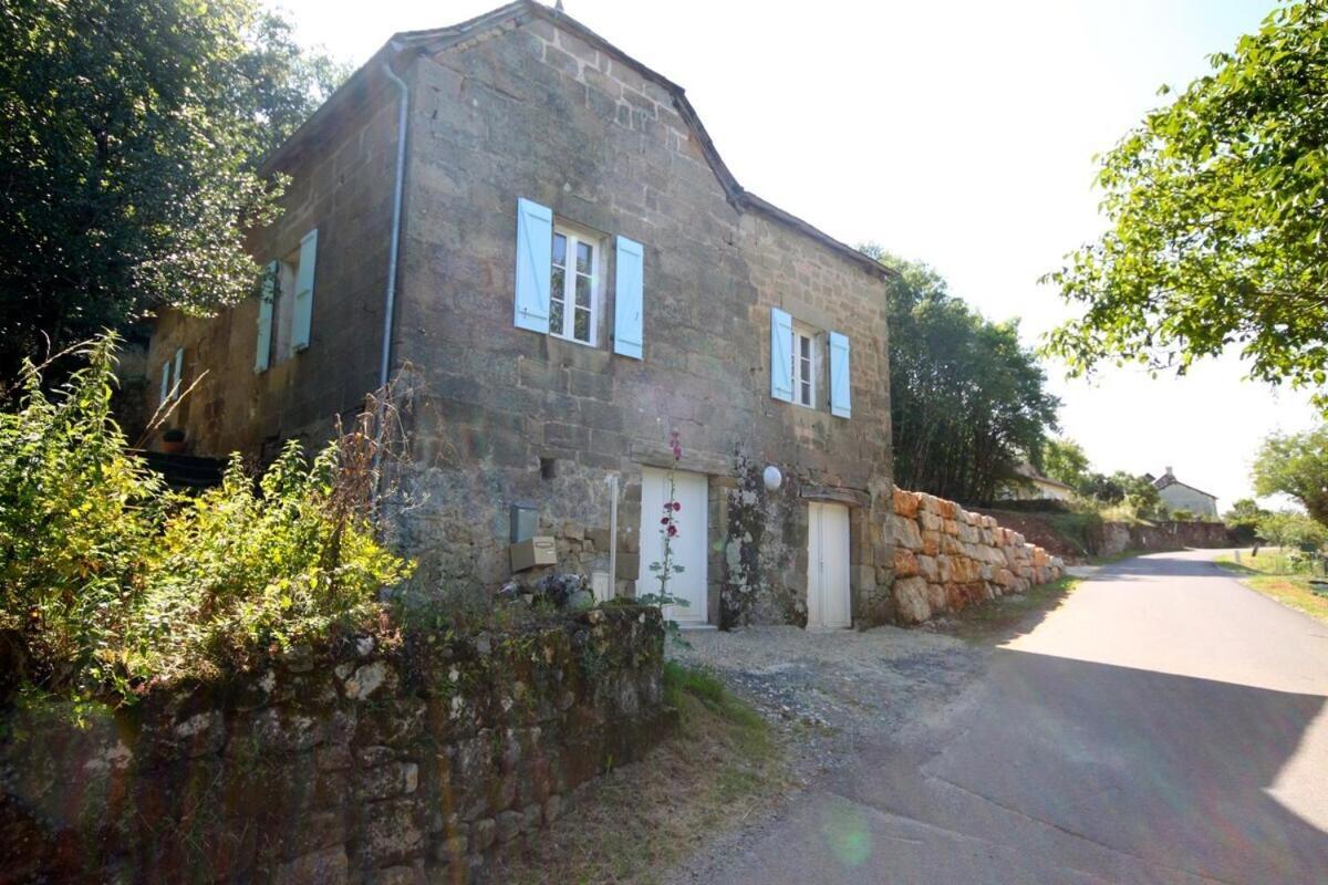Maison De Vacances A Lissac-Sur-Couze Exteriör bild